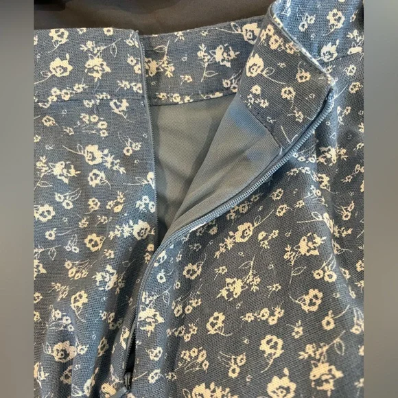 ALTAR’D STATE : Blue Floral Skort w Wrap-Look Layer & Ruffle - Picture 5 of 8